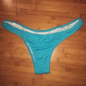 NWOT itsy bikini bottom